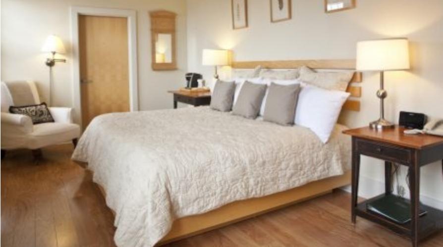 Gallery Garrison Inn Staying