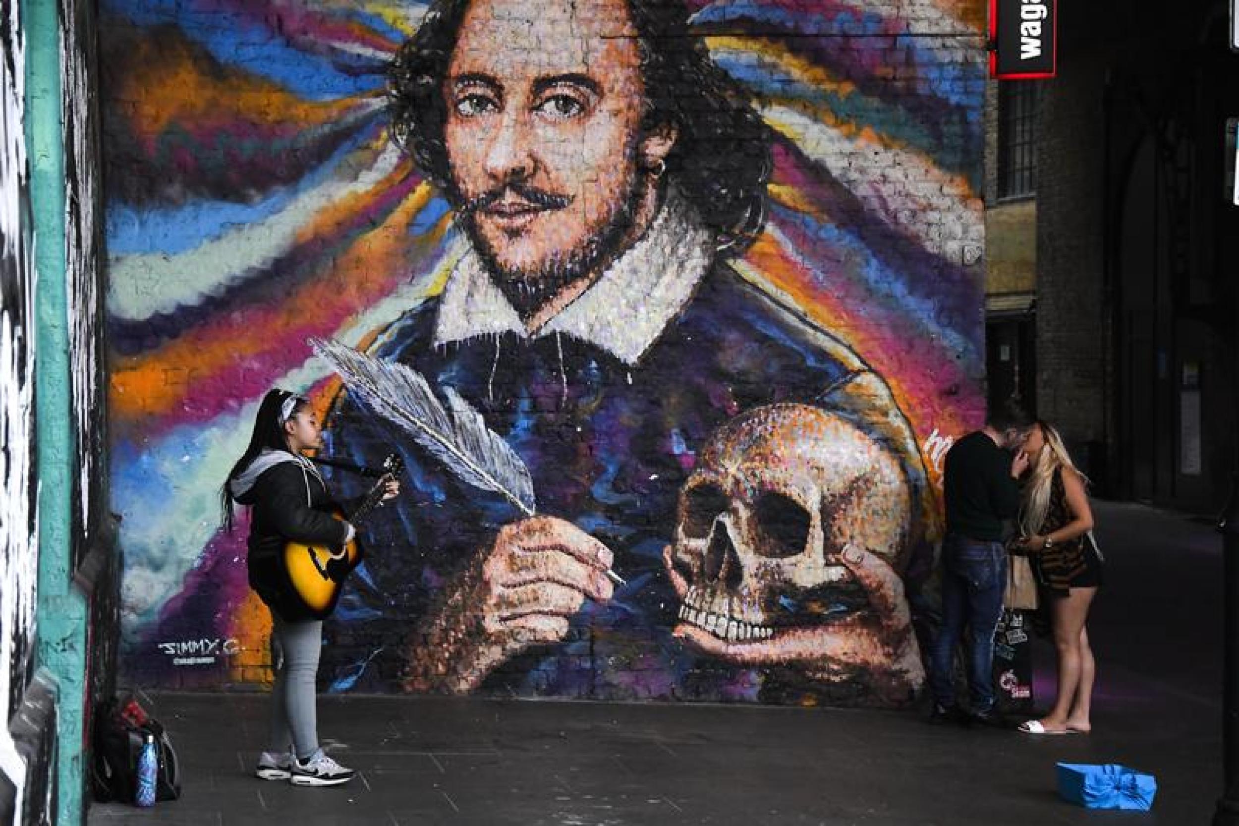 How Shakespeare Became An American Hero