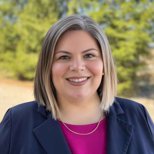 Kendra Ekelund Staff Headshots Square Final 