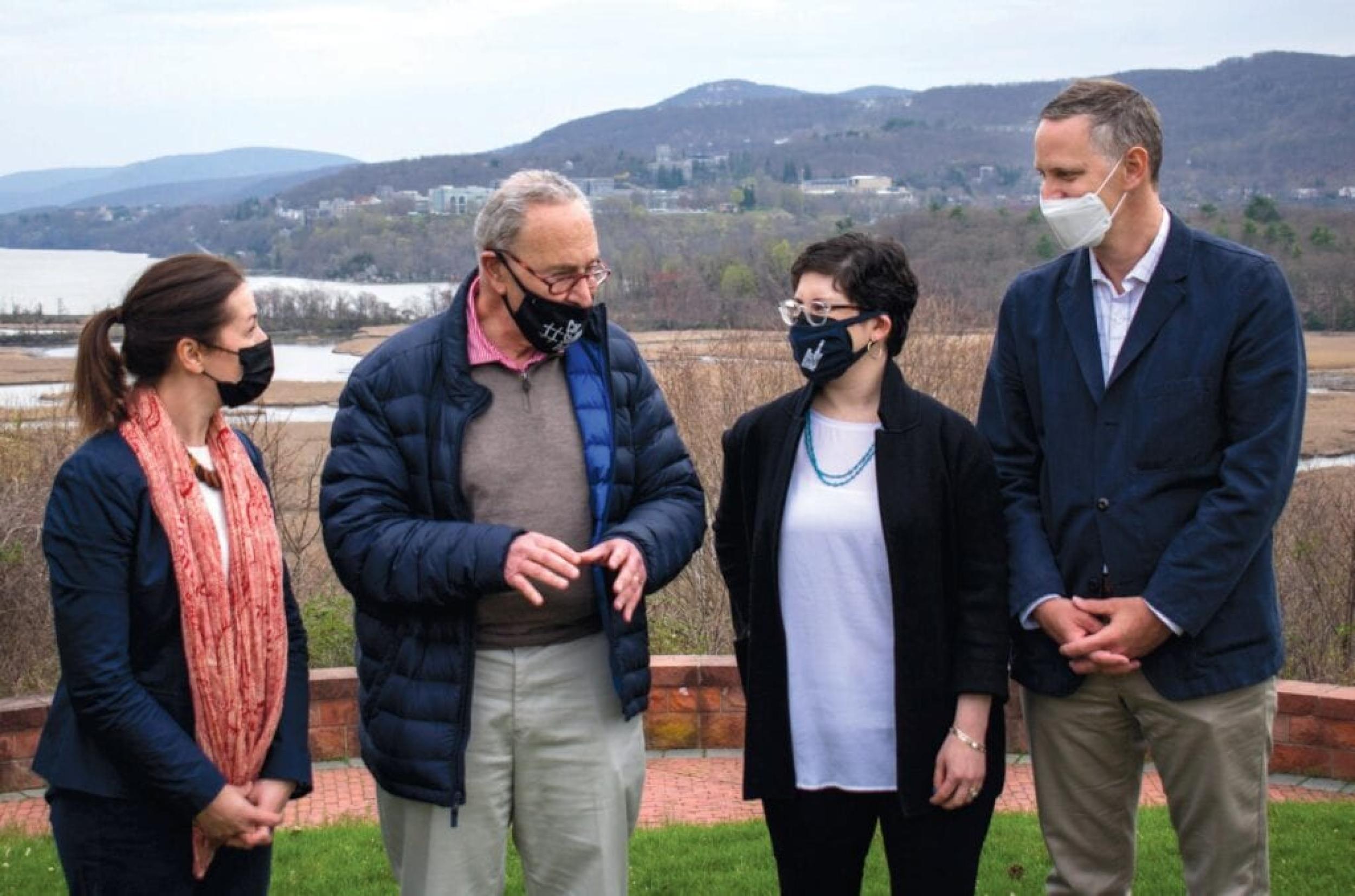 Schumer Meets With Local Culture And Theater Reps 3